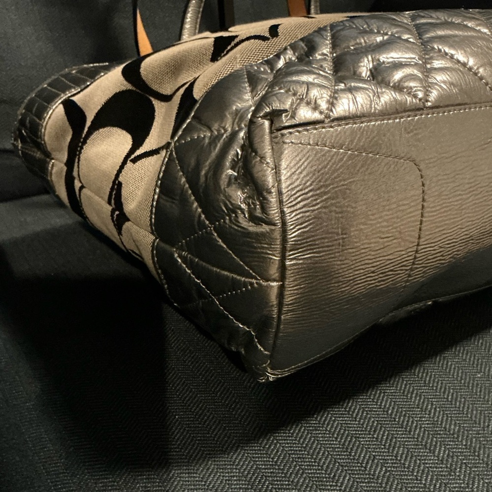 Coach‎ G1176-18676 Silver and Black Tote Bag with Signature Style - Picture 9 of 14
